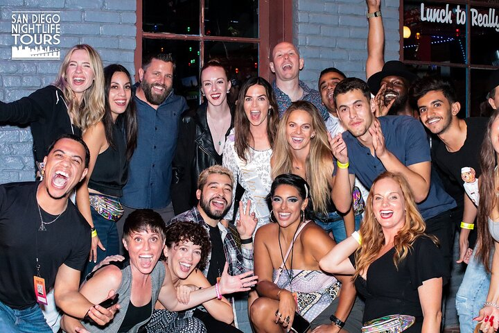 Drink, Ride, Sing and Dance Bar Tour - Photo 1 of 9